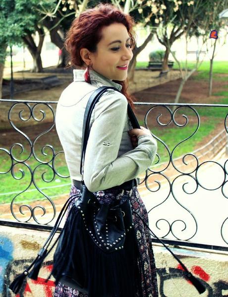 Pequeña Pluma-Small Feather- Petit Plume