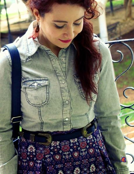 Pequeña Pluma-Small Feather- Petit Plume