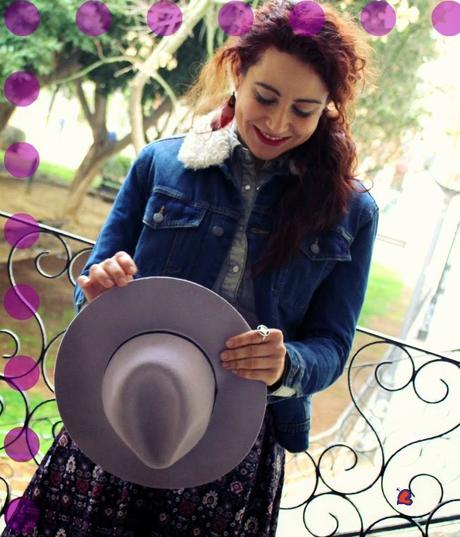 Pequeña Pluma-Small Feather- Petit Plume