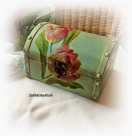 Corazón y cajas con decoupage