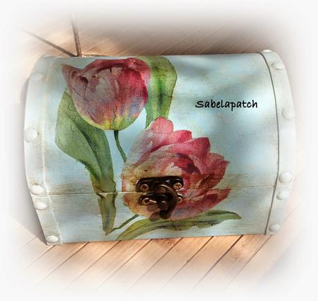 Corazón y cajas con decoupage