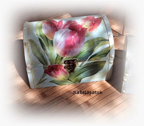 Corazón y cajas con decoupage