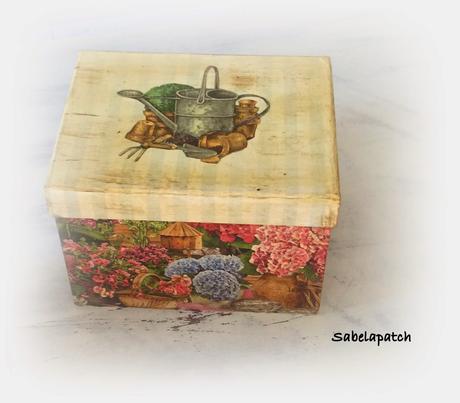 Corazón y cajas con decoupage