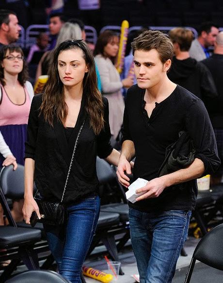 The Vampire Diaries: Paul Wesley (Stefan) y Phoebe Tonkin, Domingo Romántico, 15 de marzo
