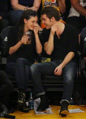 The Vampire Diaries: Paul Wesley (Stefan) y Phoebe Tonkin, Domingo Romántico, 15 de marzo