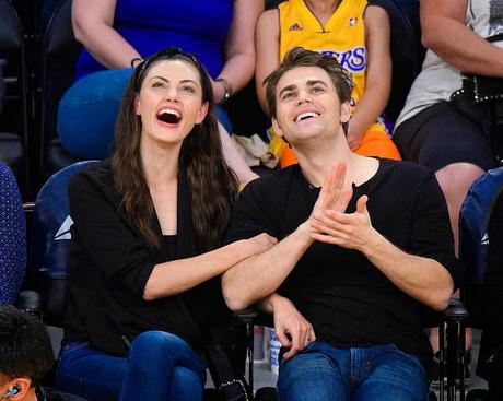The Vampire Diaries: Paul Wesley (Stefan) y Phoebe Tonkin, Domingo Romántico, 15 de marzo