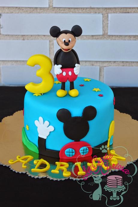 TARTA FONDANT MICKEY PARA ADRIAN