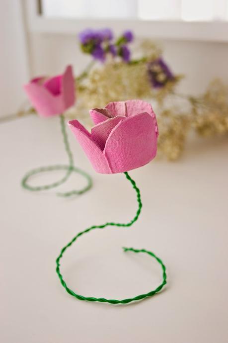DiariodecoSpring: Diy flores con hueveras de cartón9