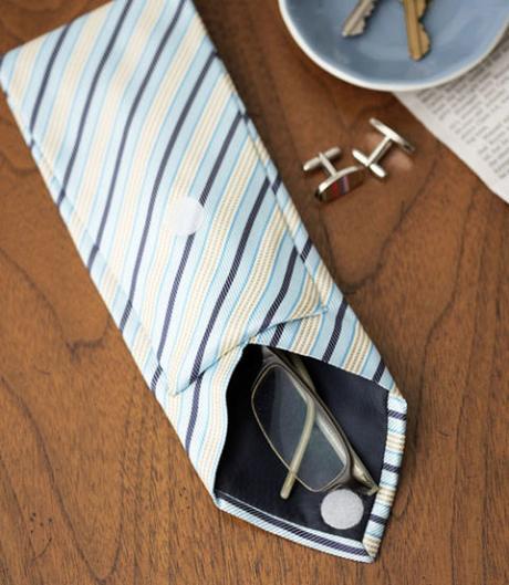 Funda para gafas DIY hecha con una corbata para regalo del día del Padre