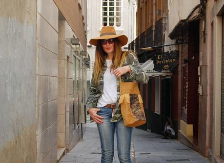 uNA dE pRINTS.. cAMUFLAJE + sERPIENTE #nOUNIFORMES