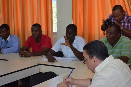 Comunitarios y Consorcio dialogan sobre contaminación Villa Central.