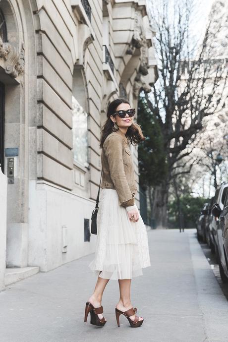PFW_Paris_Fashion_Week-Tulle_Skirt-Suede_Jacket_Levis-Louis_Vuitton_Clogs_Shoes-Outfit-Street_Style-21