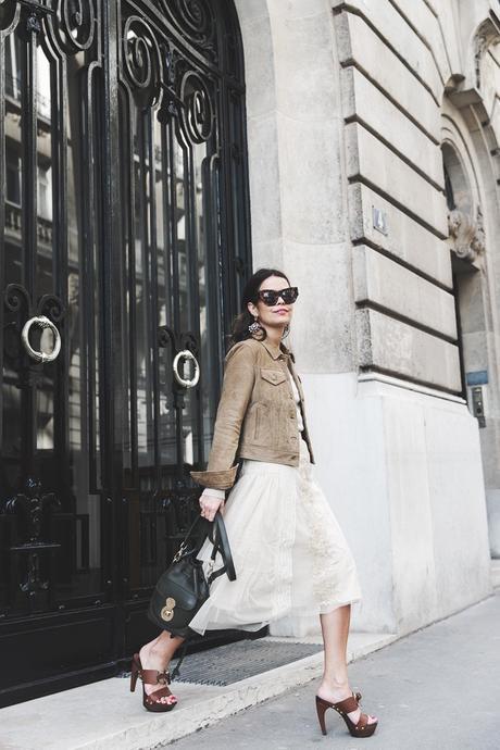 PFW_Paris_Fashion_Week-Tulle_Skirt-Suede_Jacket_Levis-Louis_Vuitton_Clogs_Shoes-Outfit-Street_Style-31
