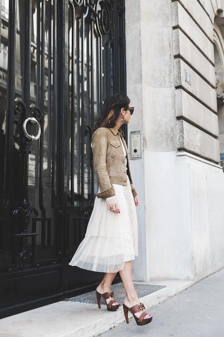 PFW_Paris_Fashion_Week-Tulle_Skirt-Suede_Jacket_Levis-Louis_Vuitton_Clogs_Shoes-Outfit-Street_Style-23