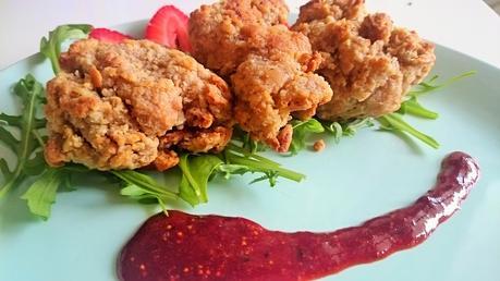 Pollo vegetal VFC Vegesan con salsa de fresa