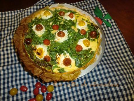 Tarta de espinacas, tomates cherry y queso de cabra