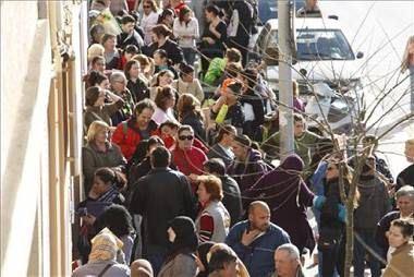 Más fotos de la “Tierra hostil” en España y sus colas del hambre, que la prensa del capital no quiere que veas