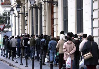 Más fotos de la “Tierra hostil” en España y sus colas del hambre, que la prensa del capital no quiere que veas