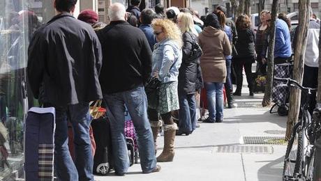 Más fotos de la “Tierra hostil” en España y sus colas del hambre, que la prensa del capital no quiere que veas