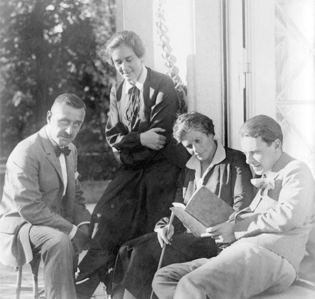 Thomas Mann con sus hijos Erika y Klaus, y su esposa Katia 