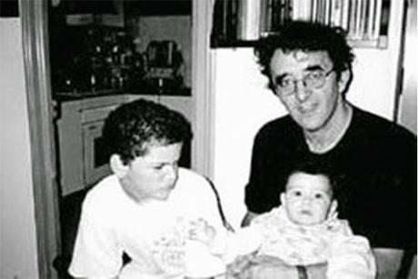 Roberto Bolaño con sus hijos Lautaro y Carolina