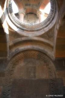 ARCADA DEL CAMPANARIO DE LA IGLESIA DE SHOGHAKAT, ECHMIADZIN