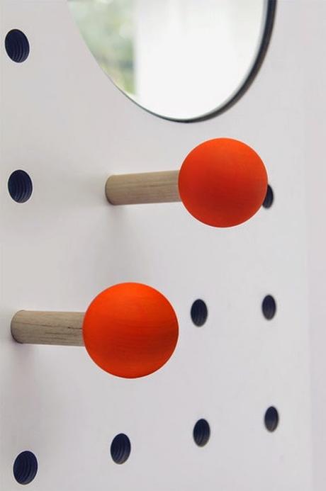 Orden y diseño sobre un panel perforado