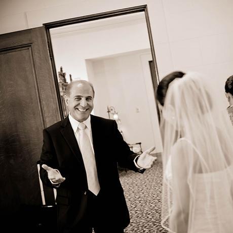 father-of-the-bride-moments-019