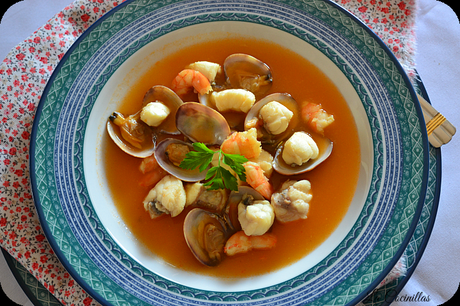 Sopa de pescado con rape y almejas