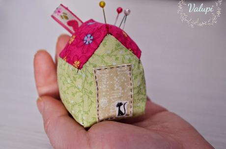 DIY - Casita alfiletero de tela