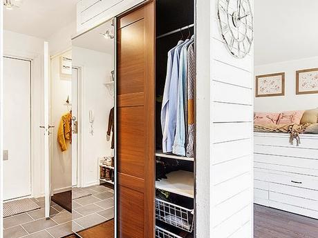 Una gran idea para instalar la cama en el salón