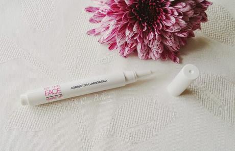 Corrector iluminador de By the Face, birchbox, marzo 2015