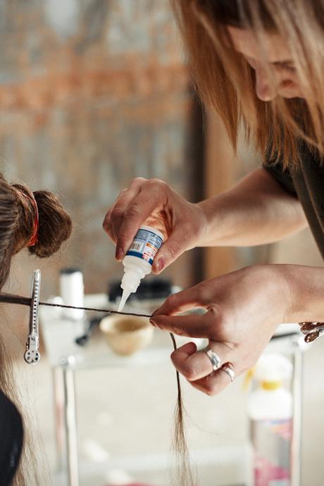 Violín suena increible con pelo humano todavía en la cabeza