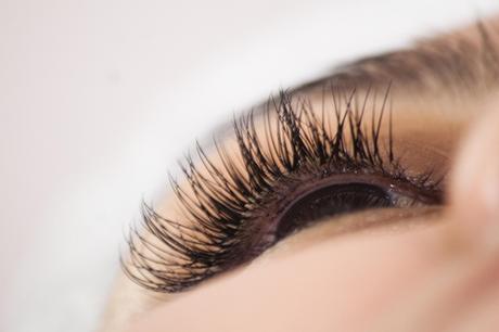 Extensiones de Pestañas con Lovely Lashes