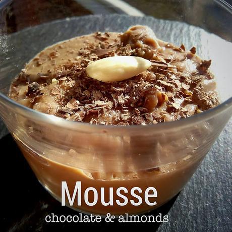Mousse de chocolate y almendras
