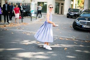 Para echar a correr Zapatillas blancas con vestido