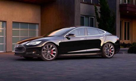 Tesla S contará con Piloto Automático dentro de tres meses.