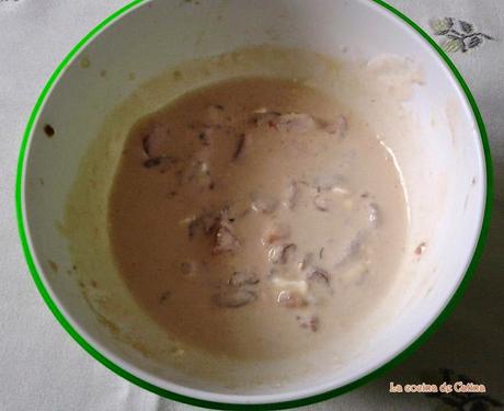 Tostas de bonito con crema de yogurt
