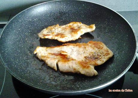 Emparedados de espárragos y pollo