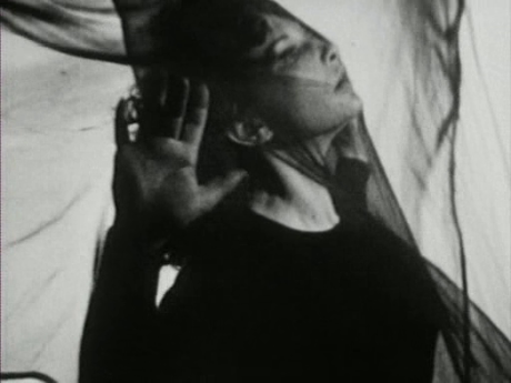 Meshes of the afternoon - 1943