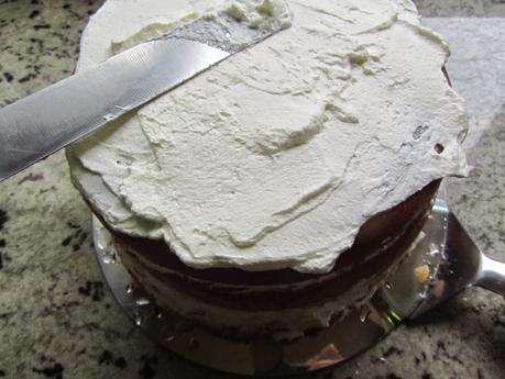 Tarta de nata y fresas (Con bizcocho)