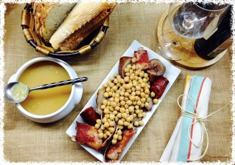 Cocido de garbanzos con sopa de fideos y sacramentos Cocido de garbanzos con sopa de fideos y sacramentos