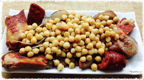 Cocido de garbanzos con sopa de fideos y sacramentos Cocido de garbanzos con sopa de fideos y sacramentos