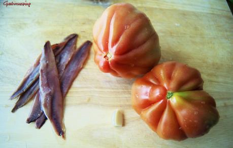 Ensalada de tomate y anchoas del cantábrico