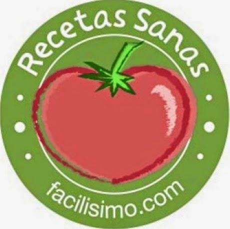 Cestitas de naranjas con frutas