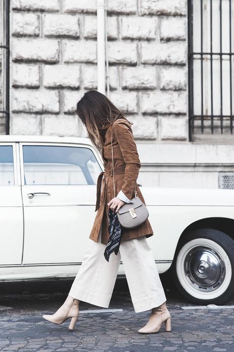 Garde Republicaine Mango_Suede_Coat-Culotte-Topshop_Boots-Drew_Bag_Chloe-Outfit-PFW-Paris_Fashion_Week-Street_Style-16
