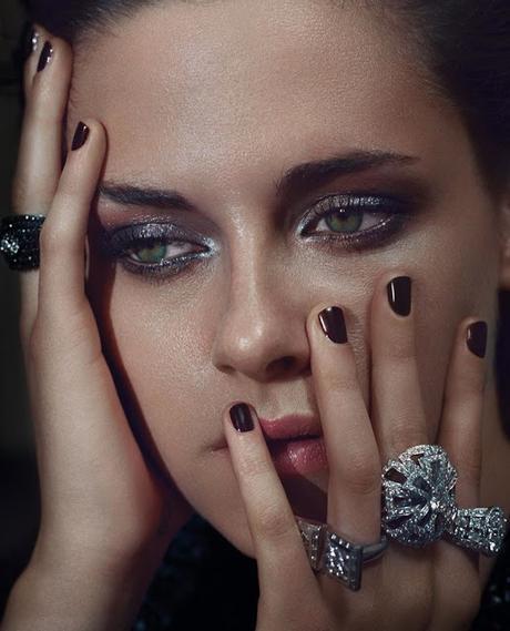 Kristen Stewart luce un glamuroso look de Chanel para Madame Figaro