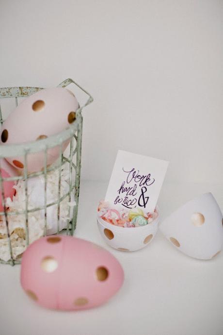 Una Pascua en tonalidades neutras...inspiraciones para decorar DIY unos originales huevos de Pascua