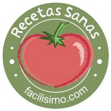 Brocheta de solomillos de pollo macerados con ensalada