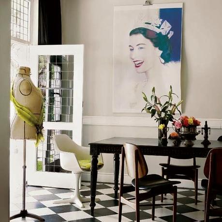 Su graciosa majestad